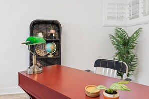 Interior - Retro Chic Hot Tub & Game Room, 10 Mins From Beach (Oceanside)