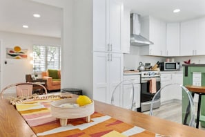 Interior - Retro Chic Hot Tub & Game Room, 10 Mins From Beach (Oceanside)