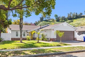 Exterior - Retro Chic Hot Tub & Game Room, 10 Mins From Beach (Oceanside)