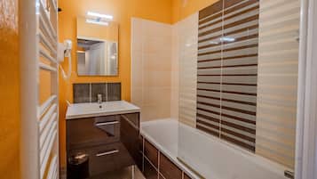 Badewanne, Haartrockner