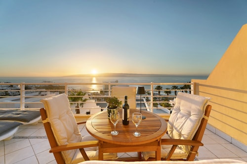Vacation Home "Great Sunset Views Los Gigantes" with Shared Pool & Wi-Fi