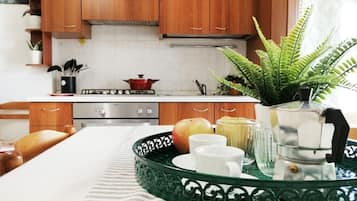 Forno, piano cottura, macchina per tè/caffè, pentole/stoviglie/utensili