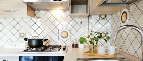 Microonde, forno, piano cottura, lavastoviglie