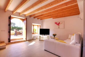 Smart TV, ping pong, books