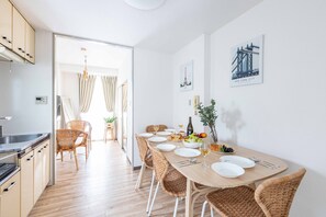 Deluxe Apartment, Non Smoking (Stay 1st 302) | In-room dining