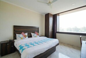 Executive Room | Egyptian cotton sheets, premium bedding, desk, free WiFi