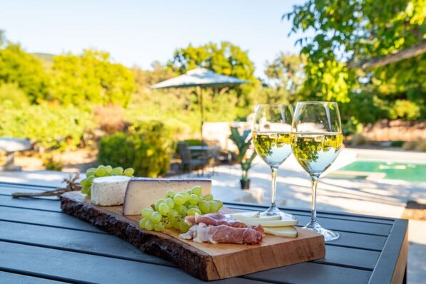 屋外ダイニングエリア