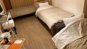 1 bedroom, desk, bed sheets