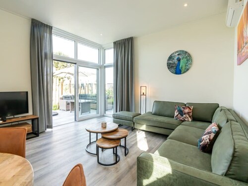This 4-person chalet is fully equipped! It is wonderful to relax both inside on the comfortable corn