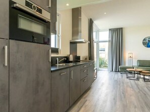 Refrigerador, microondas, parrilla de estufa y lavavajillas 