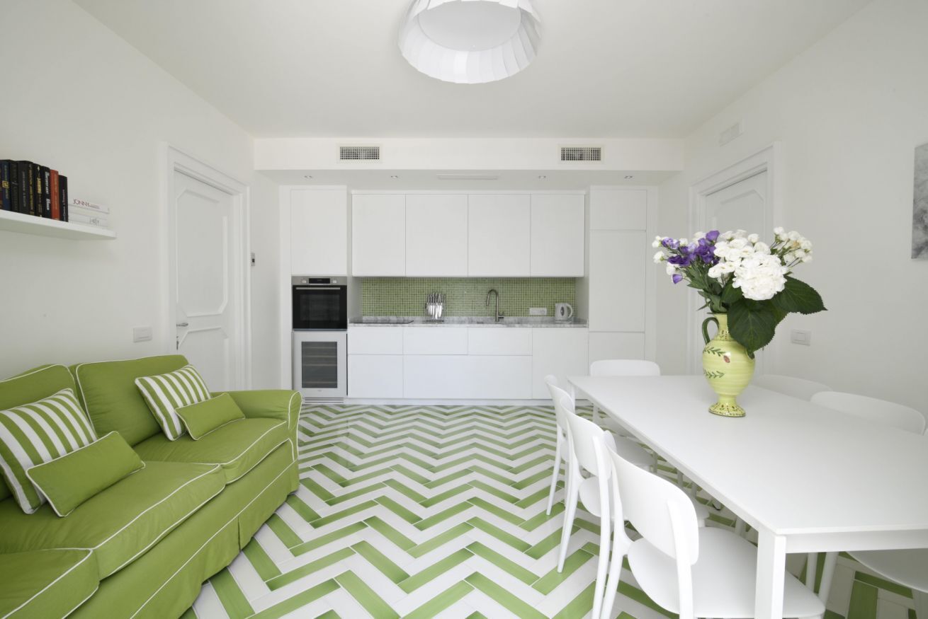 Fernseher, Bücher, Stereoanlage