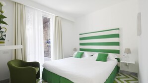 4 slaapkamers, een kluis op de kamer, een bureau