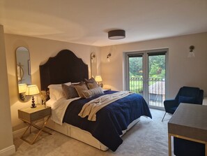 5 habitaciones, tabla de planchar con plancha y wifi gratis