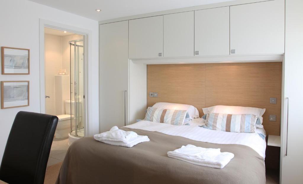 Desk, soundproofing, iron/ironing board, free WiFi