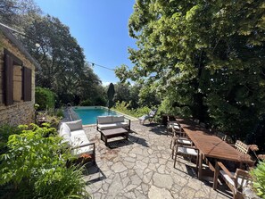 Outdoor pool - Secluded 5 Bedroom Woodland Villa with Pool (Les Eyzies)