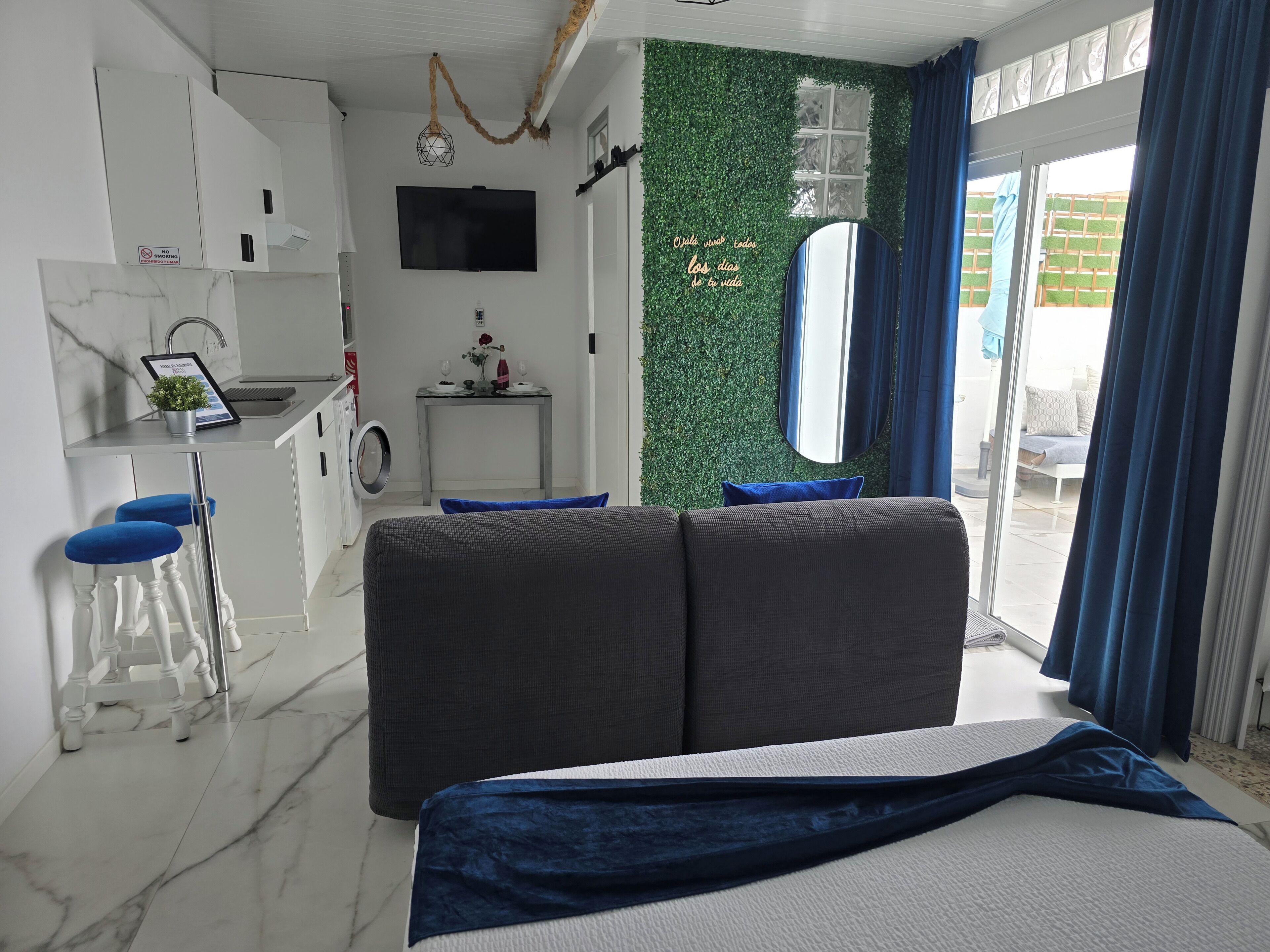 1 chambre, coffres-forts dans les chambres, bureau