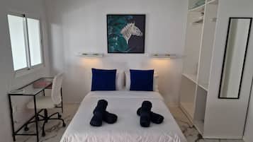 1 bedroom, in-room safe, desk, iron/ironing board