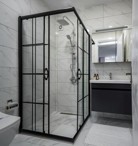 This apartment is a 2 bedroom(s), 1 bathrooms, located in Beşiktaş, İstanbul.