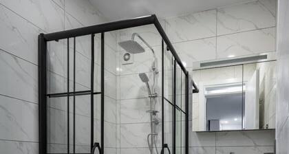 This apartment is a 2 bedroom(s), 1 bathrooms, located in Beşiktaş, İstanbul.
