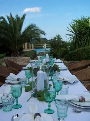 Outdoor dining - Finca Casa Rubi con Piscina Privada, Vistas al mar (Son Carrió)