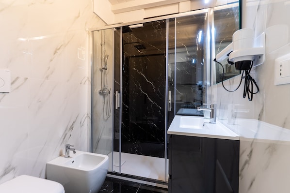Studio | Badezimmer