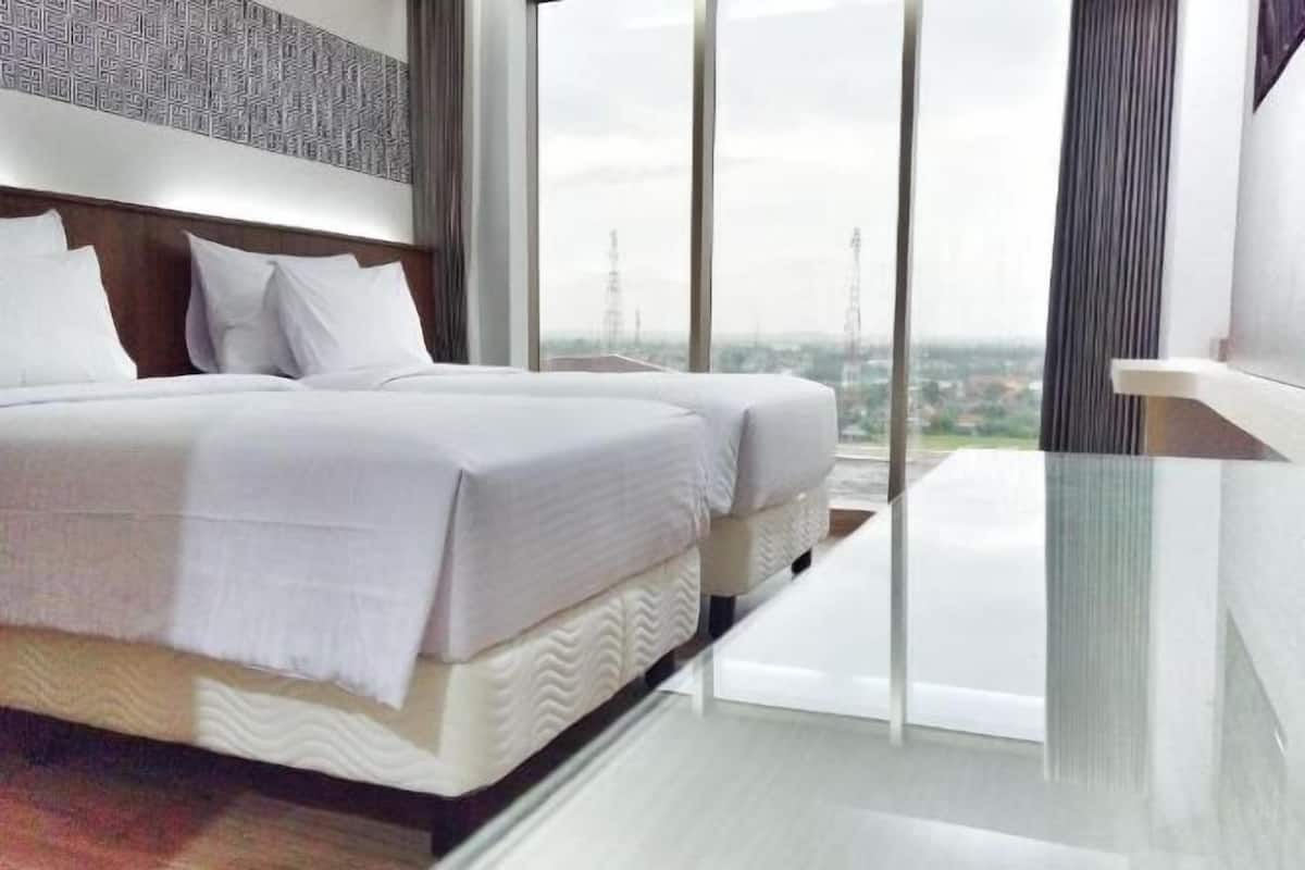 1 bedroom, desk, soundproofing, free WiFi