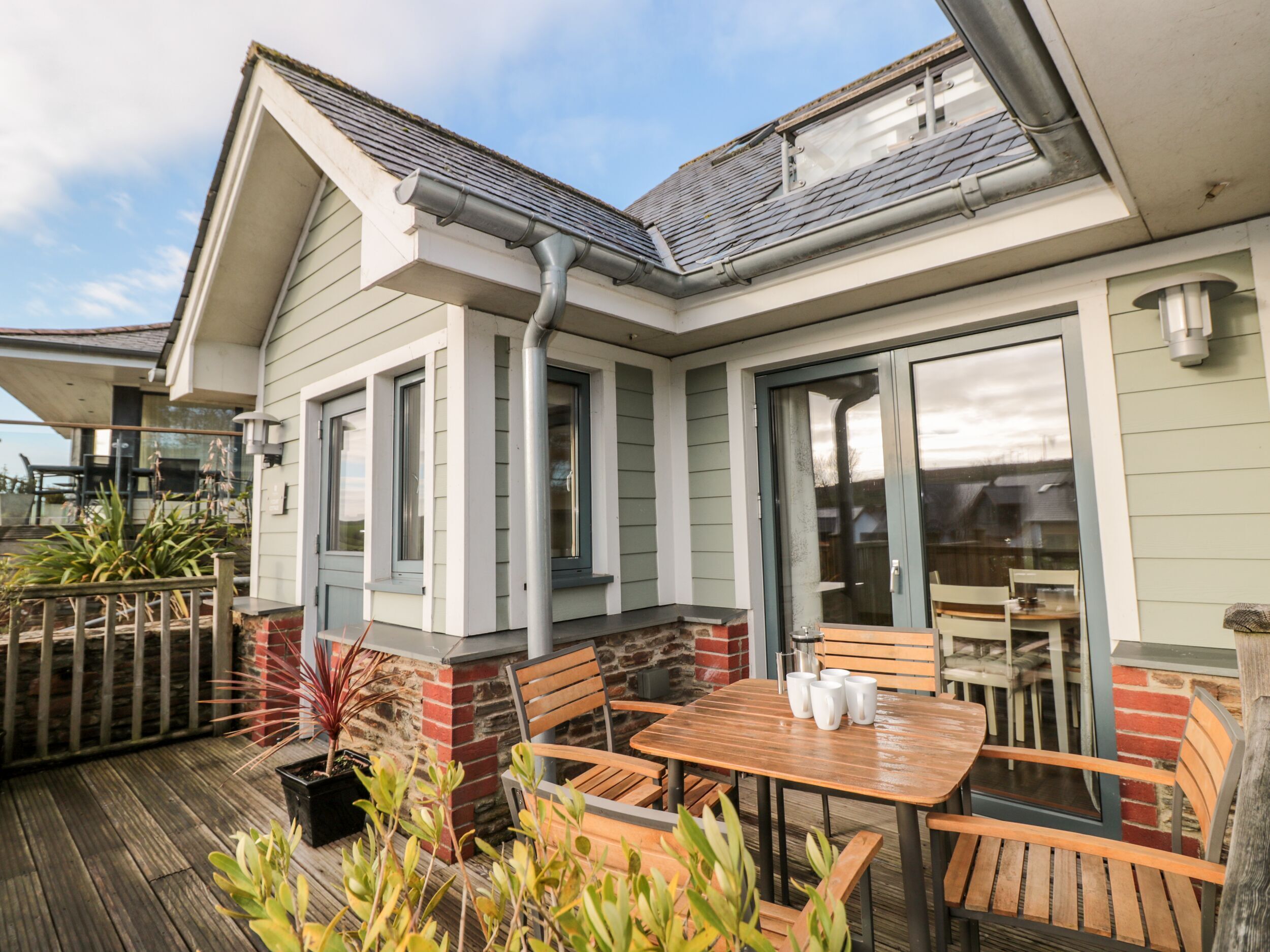 รับประทานอาหารกลางแจ้ง