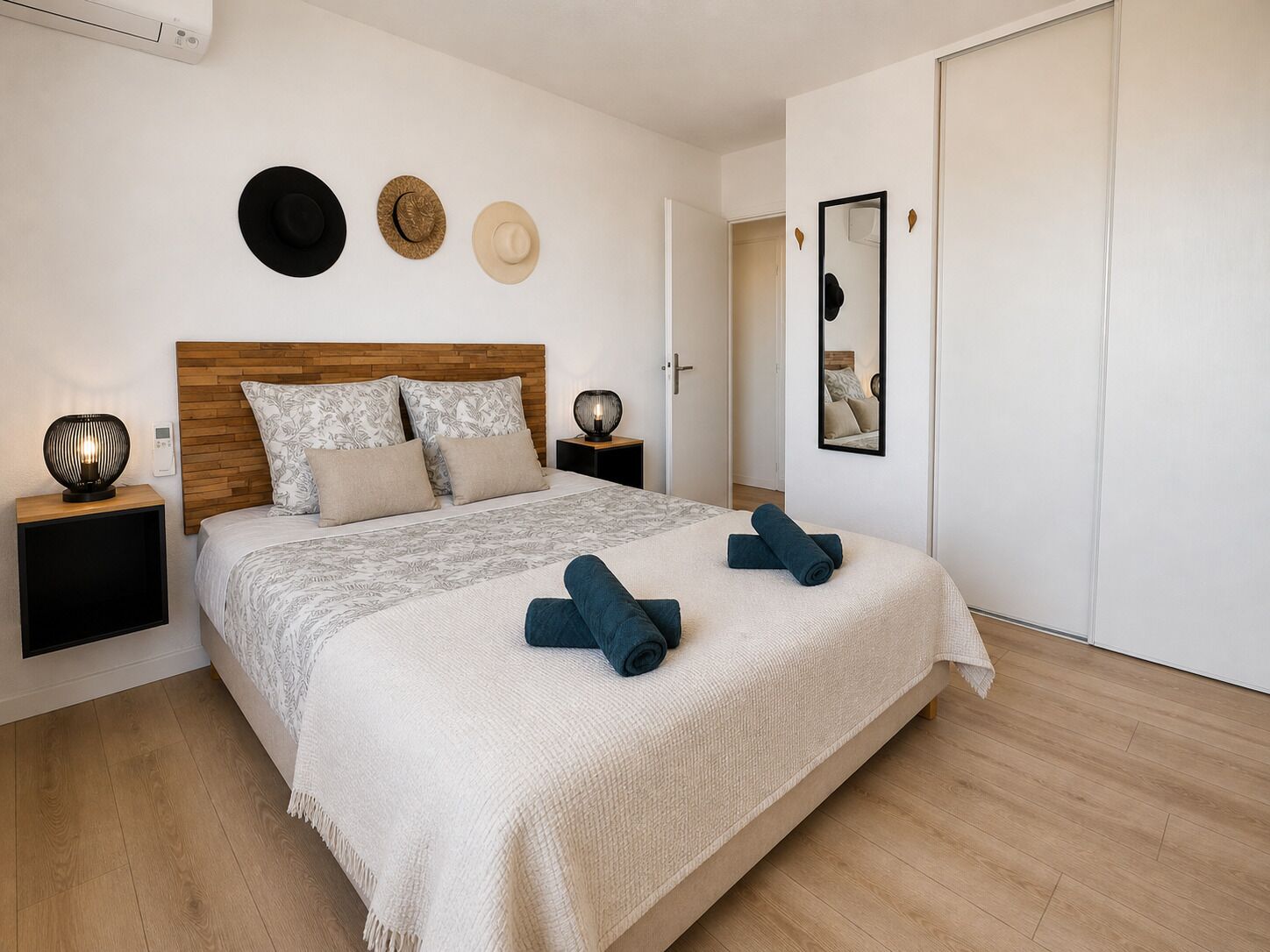 2 slaapkamers, een strijkplank/strijkijzer, reisbedje, gratis wifi