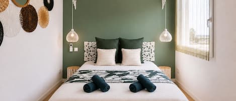2 bedrooms, iron/ironing board, travel cot, free WiFi
