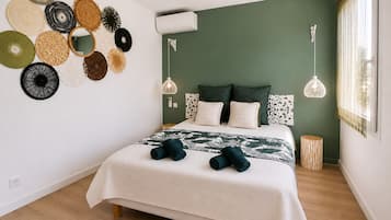2 bedrooms, iron/ironing board, travel cot, free WiFi