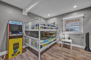 4 bedrooms, free WiFi, bed sheets