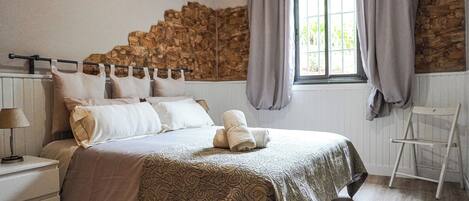 3 bedrooms, iron/ironing board, travel cot, free WiFi