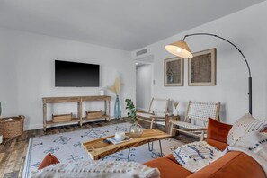 Smart-TV, Tischtennisplatte