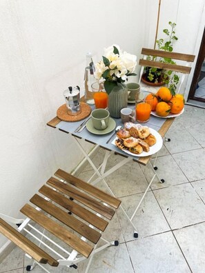 Outdoor dining - Charming house in the historic center of Palermo (Palermo)
