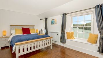 2 bedrooms, individually decorated, individually furnished, free WiFi