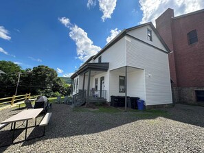 Exterior - Home Plate Apt 1 - All Star Baseball Rentals (Oneonta)