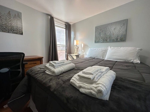 Home Plate Apt 2 - All Star Baseball Rentals