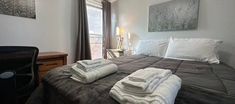 Home Plate Apt 2 - All Star Baseball Rentals