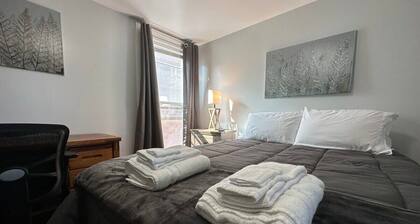 Home Plate Apt 2 - All Star Baseball Rentals