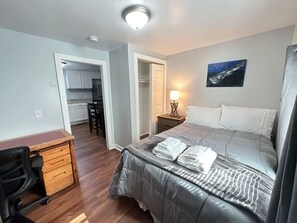 3 bedrooms, desk, iron/ironing board, travel cot