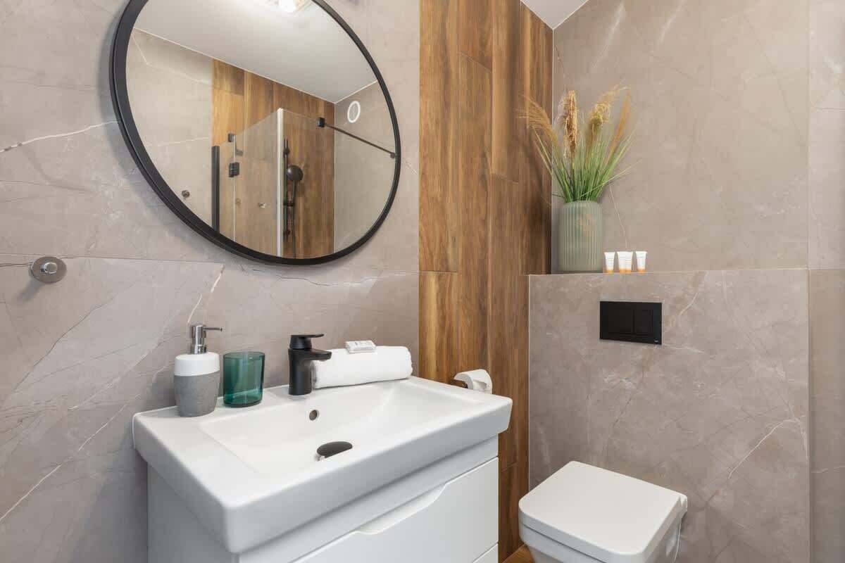 Dusche, Haartrockner, Shampoo