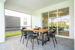Outdoor dining - Sleeps 17! Windsor Island 7BR w/ Private Pool (Davenport)