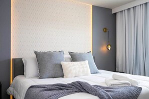 7 bedrooms, iron/ironing board, WiFi, bed sheets