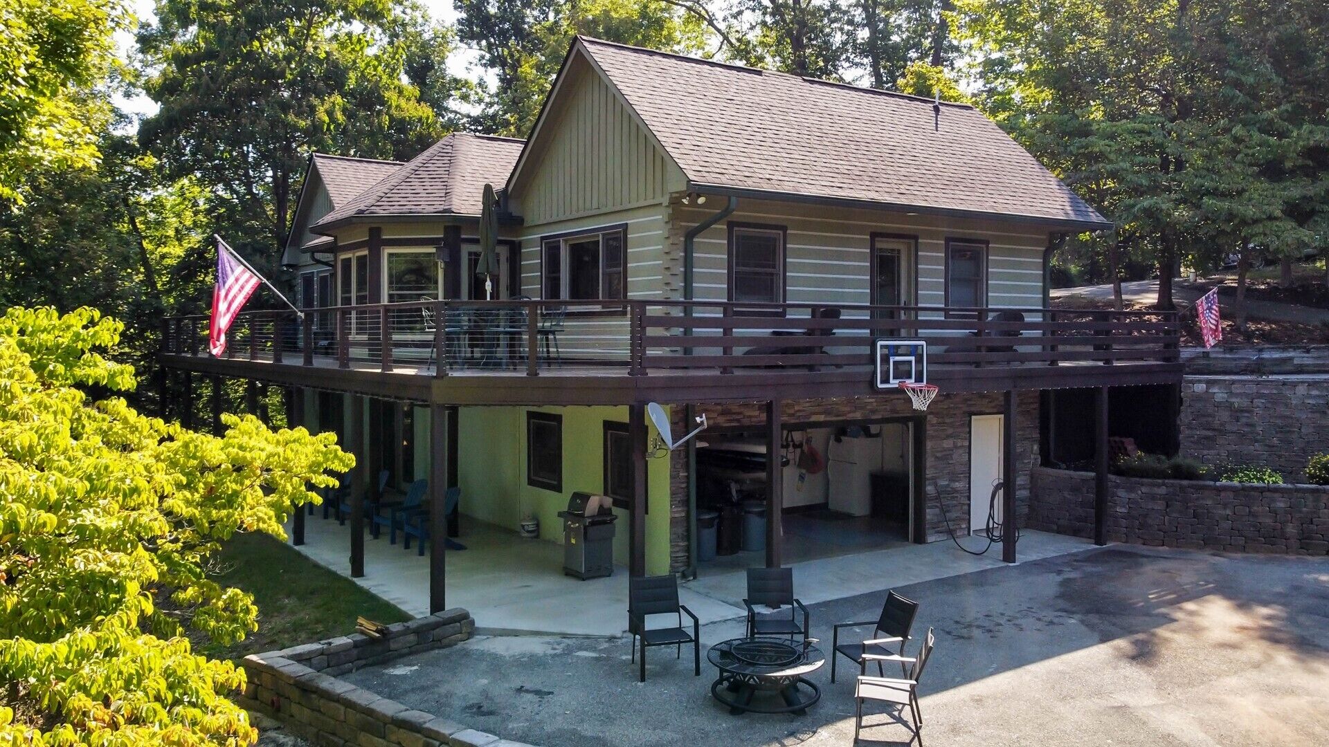Stunning Spot on Claytor Lake! Private, 2BS5