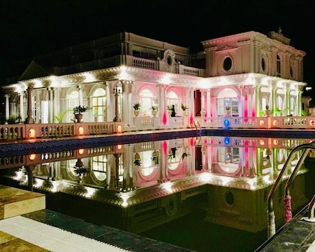 Exterior. Dream Palace