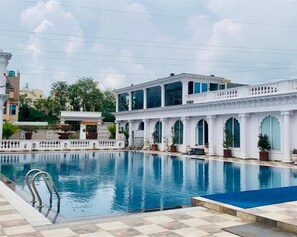15 piscinas al aire libre