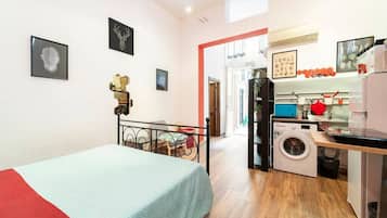 Bügeleisen/Bügelbrett, Reisekinderbett, WLAN, Bettwäsche