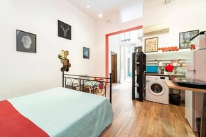1 bedroom, iron/ironing board, travel cot, WiFi