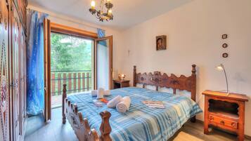 2 bedrooms, WiFi, bed sheets