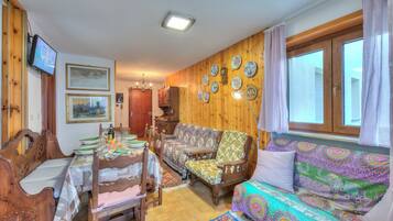 21-inch flat-screen TV with digital channels